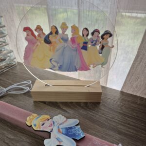 Πασχαλινό σετ φωτιστικό με αρωματικη λαμπαδα πριγκίπισσες